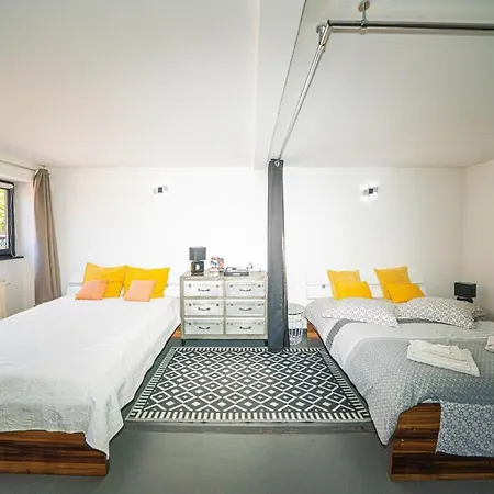 Διαμέρισμα Loft Convivial- Wi-fi - Cour & Piscine *