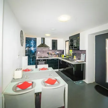 Loft Convivial- Wi-fi - Cour & Piscine Διαμέρισμα *